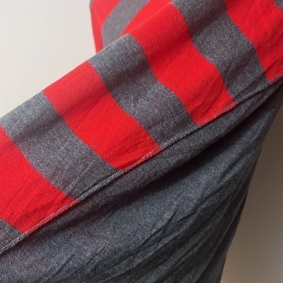 🆕Eric + Lani stripes sweater grey and red 3/4 sleeves size M - Picture 10 of 12